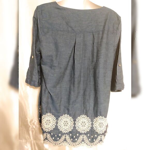 Tommy Hilfiger Chambray Embroidred Scalloped Lace up V- Neck Shirt L - Picture 2 of 4